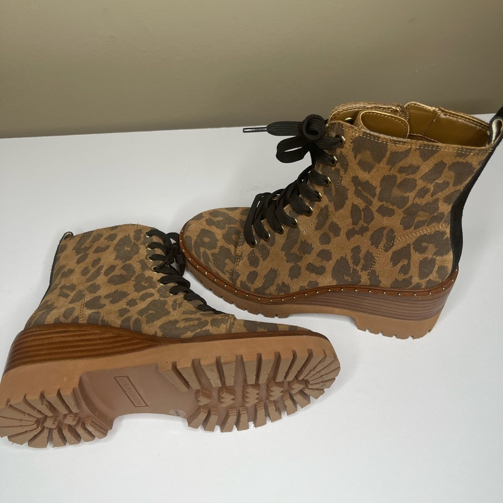 Vince Camuto  leopard print lace up boots size 5.5M